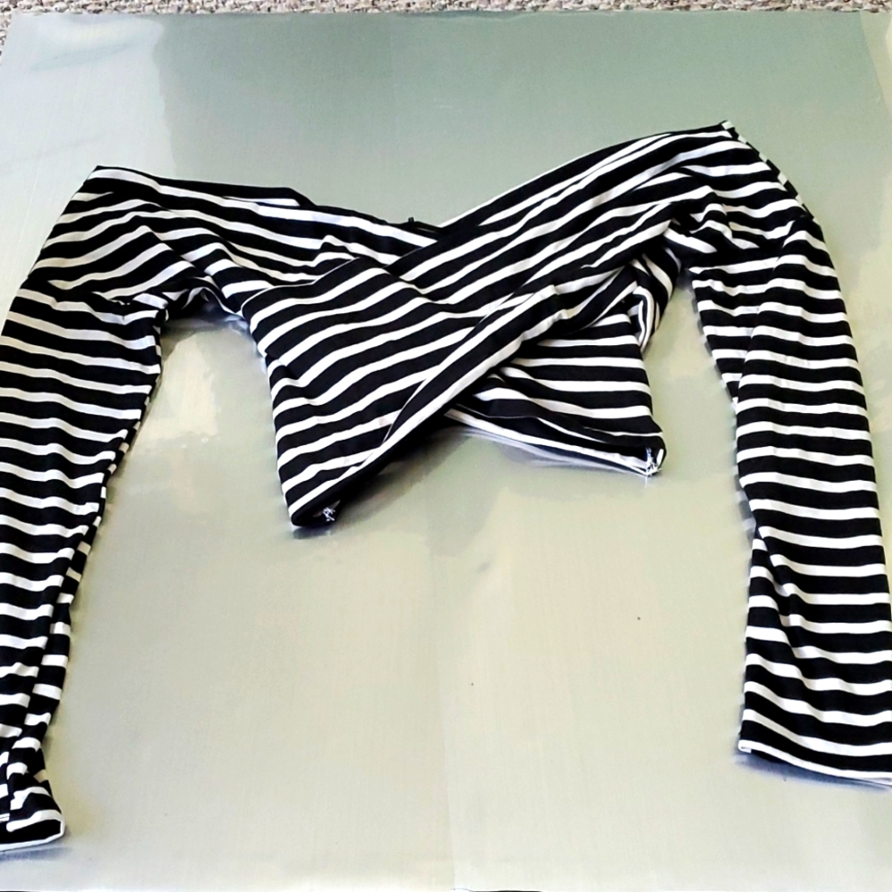 Twist long sleve crop top